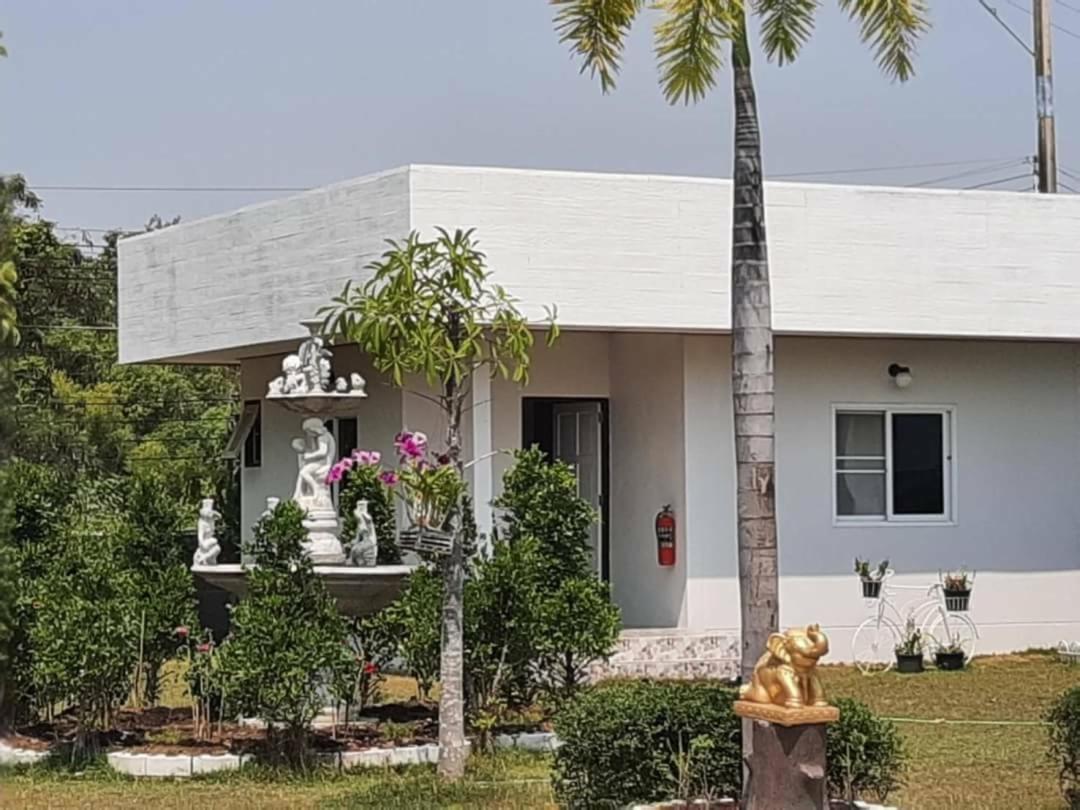 Pon Resort Ban Phe Exterior foto