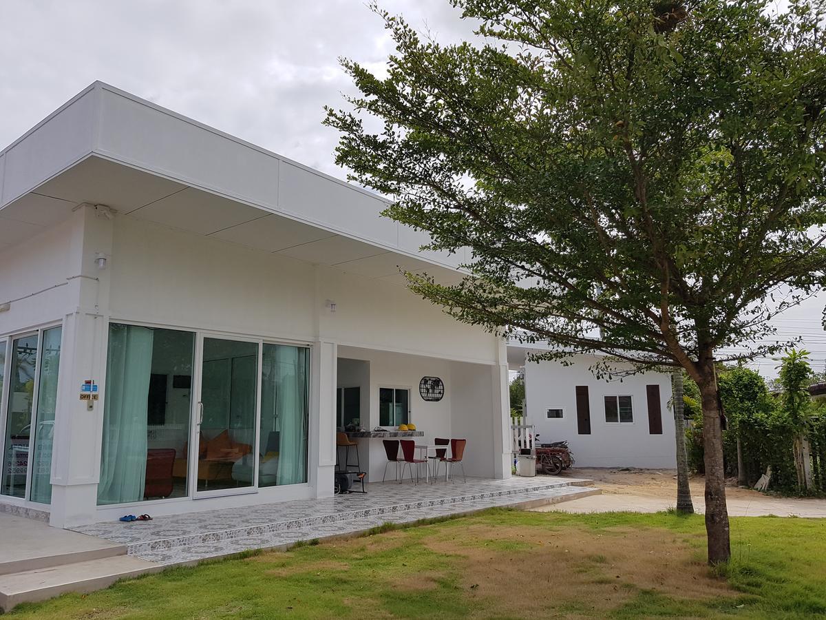 Pon Resort Ban Phe Exterior foto