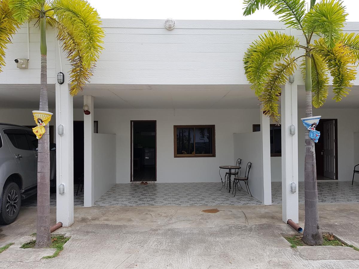 Pon Resort Ban Phe Exterior foto