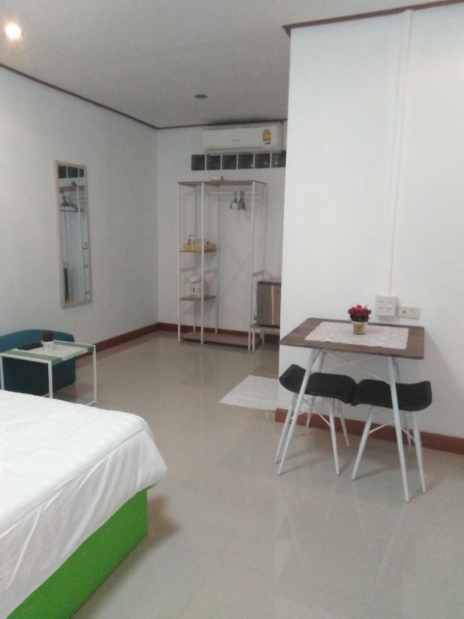 Pon Resort Ban Phe Exterior foto