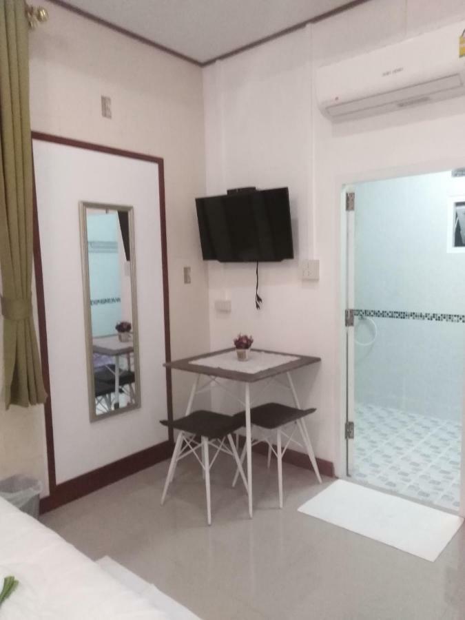 Pon Resort Ban Phe Exterior foto