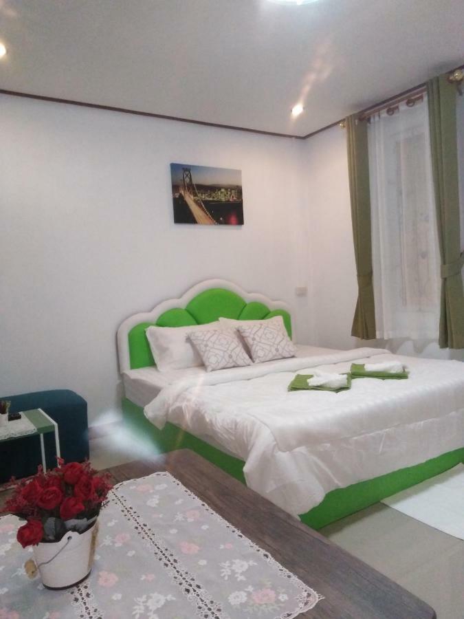 Pon Resort Ban Phe Exterior foto