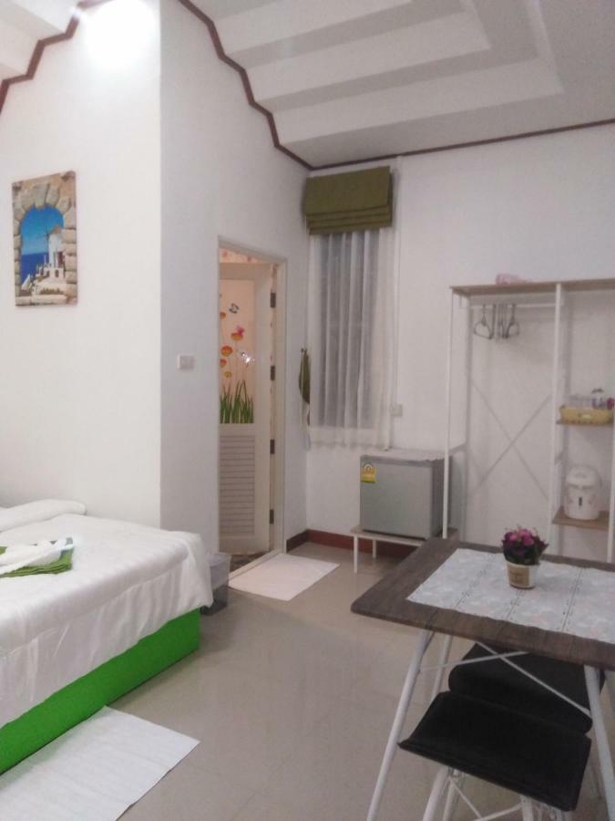 Pon Resort Ban Phe Exterior foto