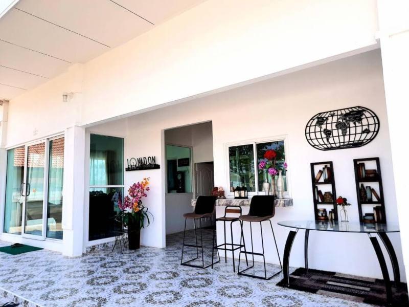 Pon Resort Ban Phe Exterior foto