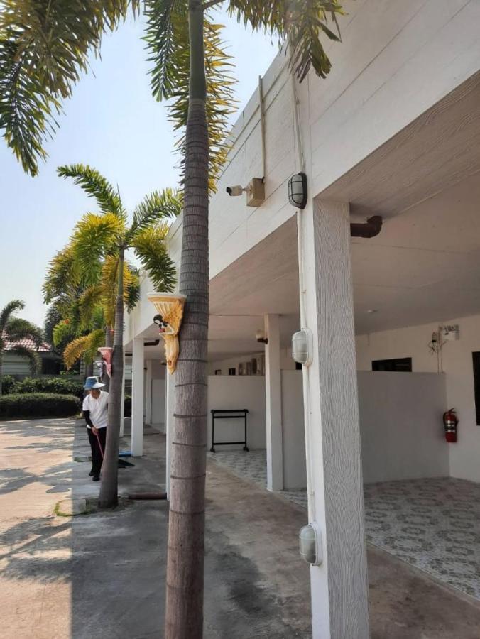 Pon Resort Ban Phe Exterior foto